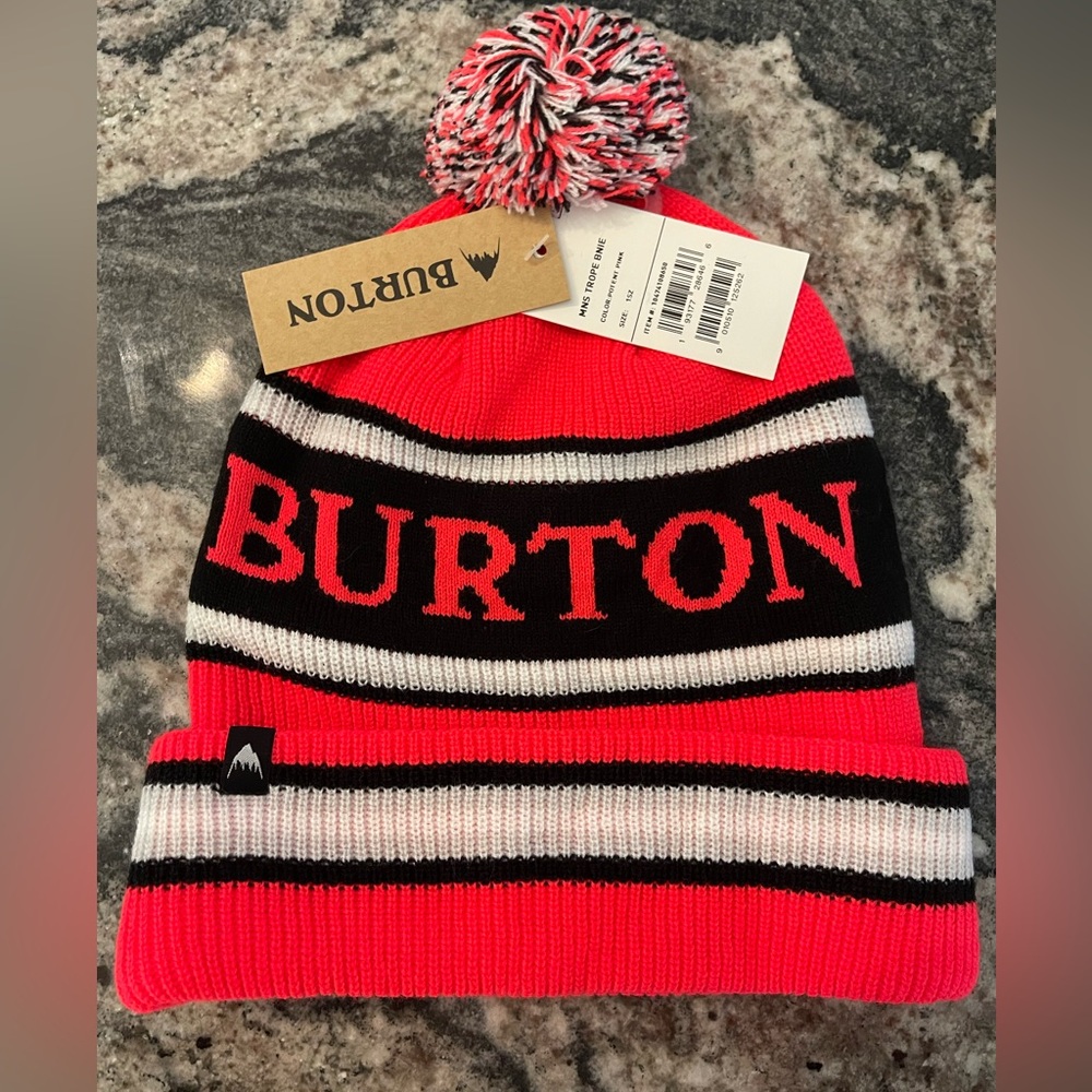 Button men’s trope beanie